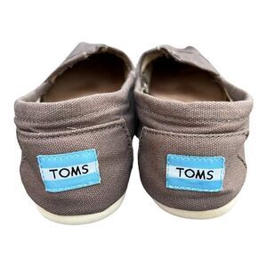 Toms Classic Slip On Canvas Shoe Canvas 6.5 (women’s) color: Ash grey/beige